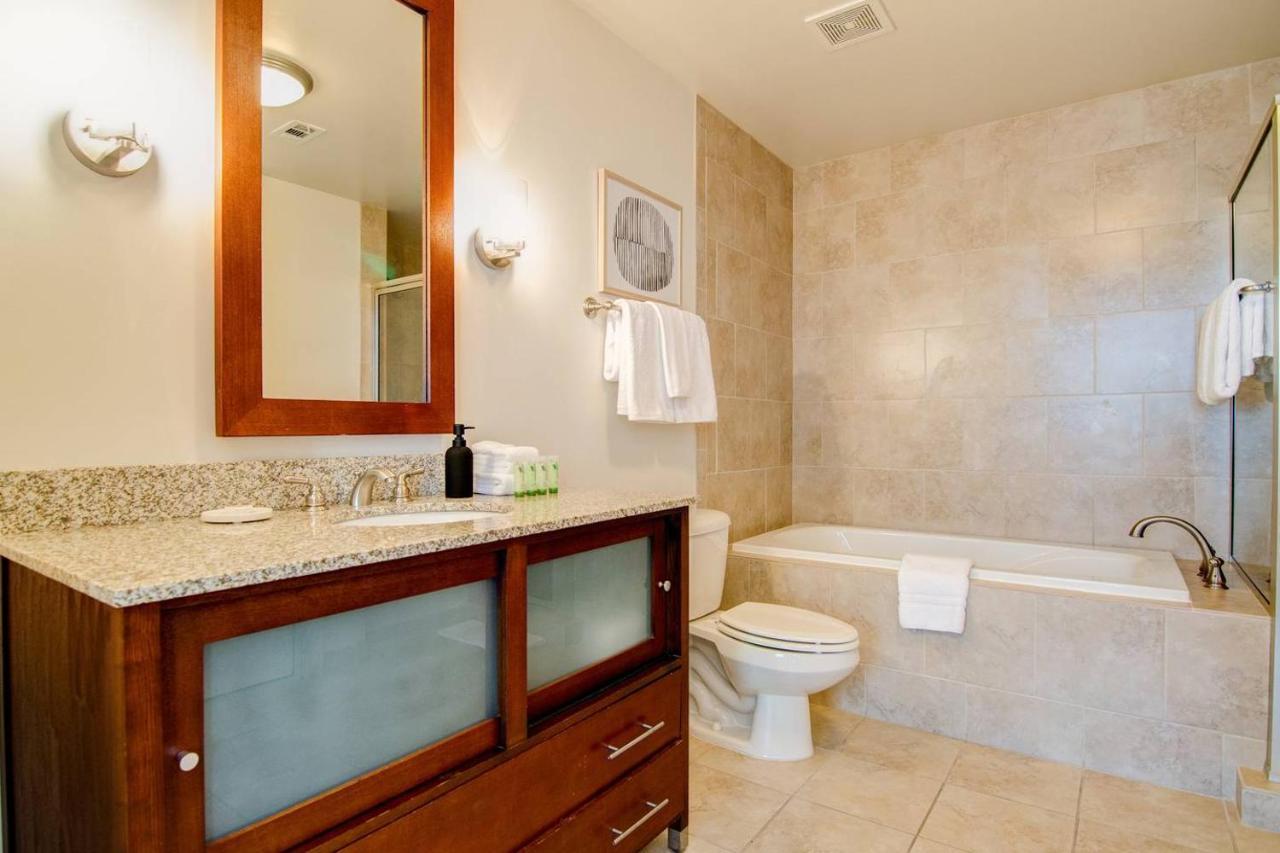 Live In A Spacious Loft A Short Walk To Beale St.!